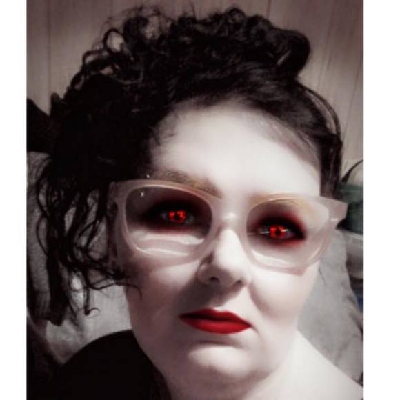 Meet your Posher, Angela - Picture 1 of 1